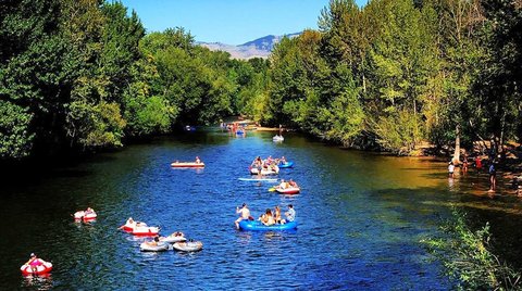 Groups of people floating the Boise River